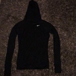 Nike light weight long sleeve top